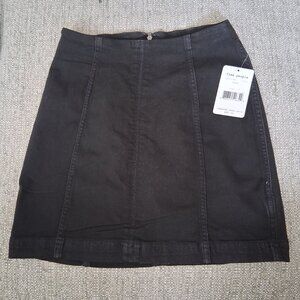 Skirt Free PEOPLE